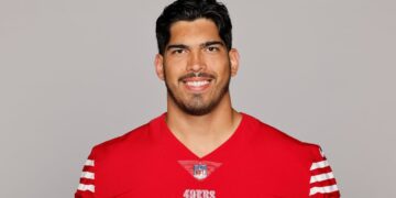 El mexicano Isaac Alarcón regresa a la NFL un día después de ser cortado por los 49ers