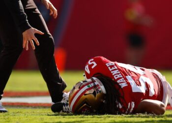 Fred Warner se une al hospital de los 49ers