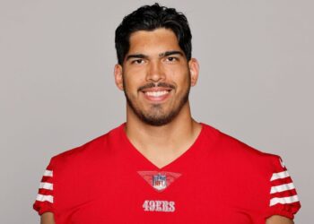 Isaac Alarcón al borde del final de su carrera en la NFL